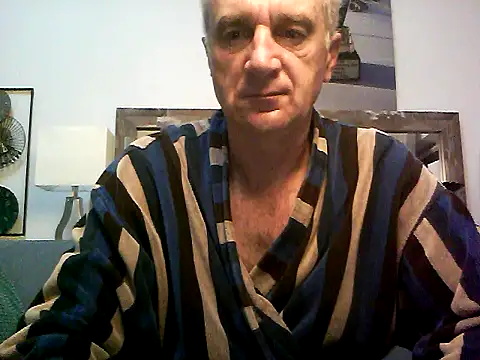 Snapshot of Vintermelon2 chatting on 10-06-25, 05:38 Vintermelon2 online show from 10-06-25, 05:38