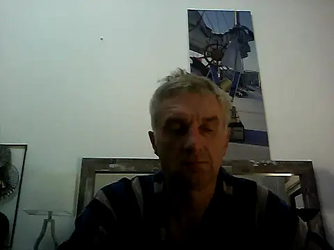 Snapshot of Vintermelon2 chatting on 10-08-25, 06:33 Vintermelon2 online show from 10-08-25, 06:33