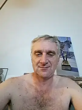 Snapshot of Vintermelon2 chatting on 10-16-25, 07:48 Vintermelon2 online show from 10-16-25, 07:48