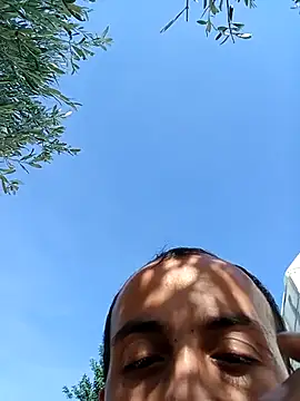 Snapshot of Sikici0734 chatting on 11-05-25, 11:32 Sikici0734 online show from 11-05-25, 11:32