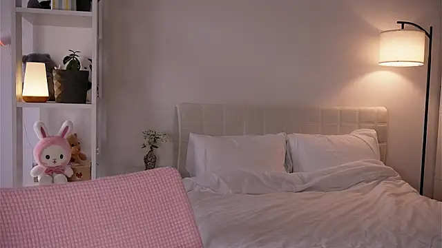 yourlittlesunrise  online show from 05-06-26, 04:52