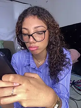 Azza  Slimene online show from 10-23-25, 03:22