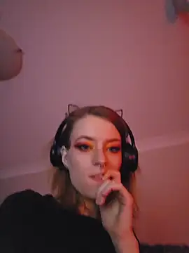 Snapshot of lonely_Cosplay_chick chatting on 10-14-25, 01:34 lonely Cosplay chick online show from 10-14-25, 01:34