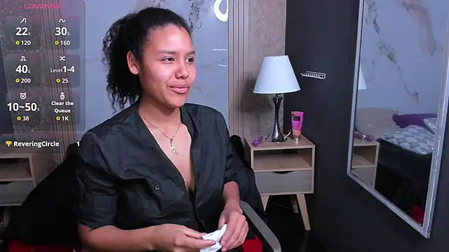 Snapshot of AriaVega chatting on 11-15-25, 11:18 AriaVega online show from 11-15-25, 11:18