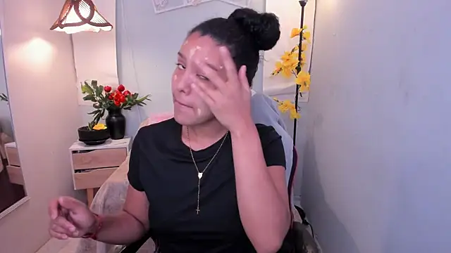 AriaVega online show from 06-18-26, 01:04