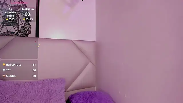 Haiily Baeker online show from 10-10-25, 04:33