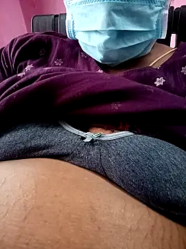 Snapshot of supcpl chatting on 10-19-25, 06:25 supcpl online show from 10-19-25, 06:25