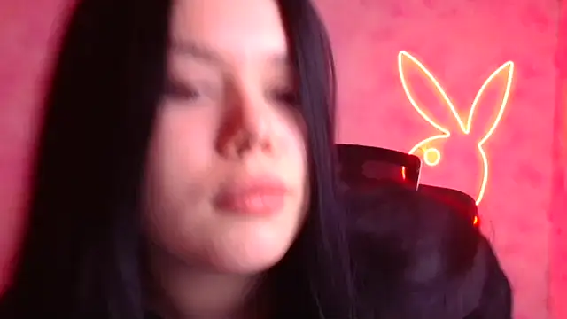 Mona Esty online show from 11-21-25, 06:56