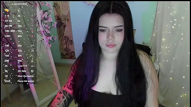 Snapshot of Mona_Esty chatting on 04-17-26, 06:27 Mona Esty online show from 04-17-26, 06:27