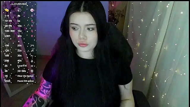 Snapshot of Mona_Esty chatting on 04-22-26, 06:38 Mona Esty online show from 04-22-26, 06:38