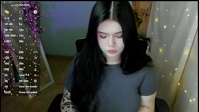 Snapshot of Mona_Esty chatting on 04-24-26, 01:46 Mona Esty online show from 04-24-26, 01:46