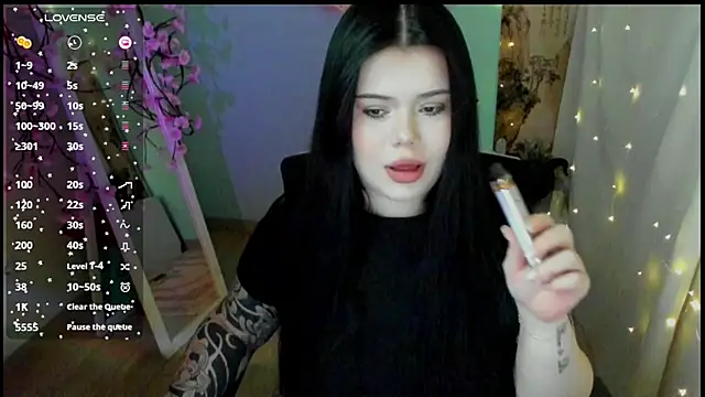 Snapshot of Mona_Esty chatting on 04-25-26, 06:16 Mona Esty online show from 04-25-26, 06:16