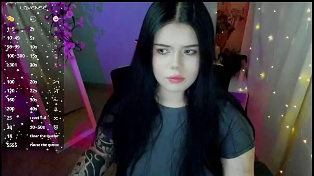 Snapshot of Mona_Esty chatting on 04-27-26, 06:11 Mona Esty online show from 04-27-26, 06:11