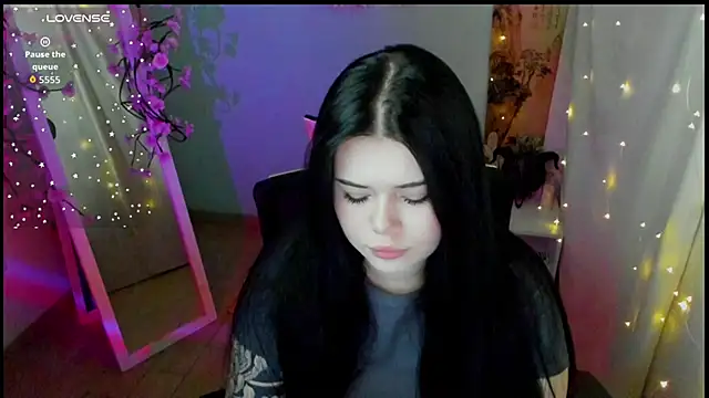 Snapshot of Mona_Esty chatting on 05-07-26, 06:19 Mona Esty online show from 05-07-26, 06:19