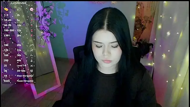 Snapshot of Mona_Esty chatting on 05-13-26, 06:11 Mona Esty online show from 05-13-26, 06:11