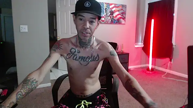 Snapshot of Michigan9000 chatting on 10-05-25, 09:24 Michigan9000 online show from 10-05-25, 09:24