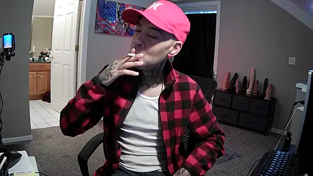 Snapshot of Michigan9000 chatting on 10-17-25, 01:14 Michigan9000 online show from 10-17-25, 01:14