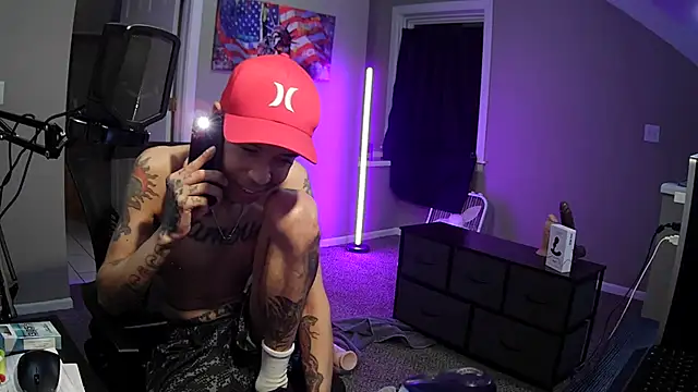 Snapshot of Michigan9000 chatting on 10-18-25, 01:19 Michigan9000 online show from 10-18-25, 01:19