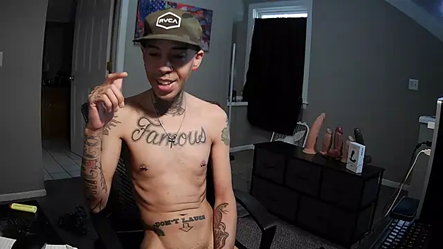 Snapshot of Michigan9000 chatting on 10-18-25, 05:25 Michigan9000 online show from 10-18-25, 05:25