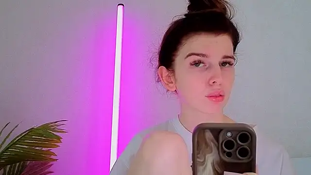 Victoria Pass online show from 10-13-25, 01:22