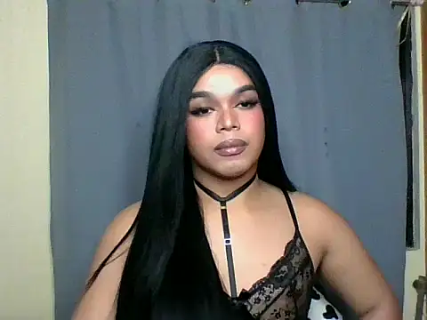 TarahFox online show from 10-27-25, 03:49