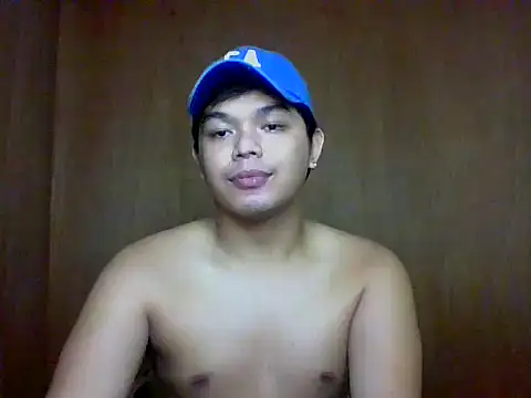 TarahFox online show from 11-17-25, 06:03