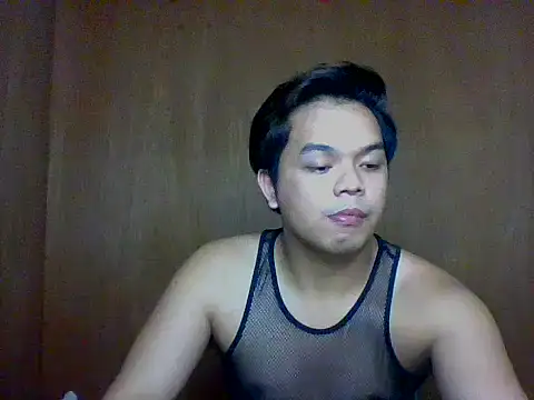 TarahFox online show from 11-18-25, 05:06