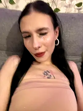 Snapshot of Kisa-Lisa_ chatting on 10-31-25, 08:21 Kisa-Lisa online show from 10-31-25, 08:21