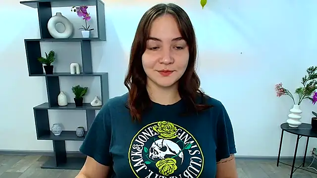 Snapshot of OliviaMontgommery chatting on 10-21-25, 05:08 OliviaMontgommery online show from 10-21-25, 05:08