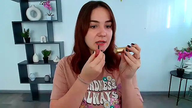 Snapshot of OliviaMontgommery chatting on 11-14-25, 06:12 OliviaMontgommery online show from 11-14-25, 06:12