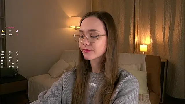 SweetSaraPie online show from 05-13-26, 06:27