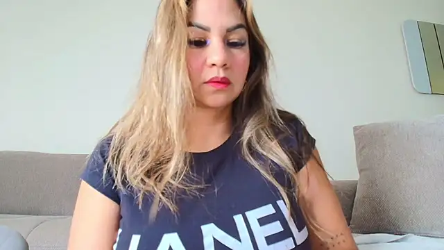 Snapshot of Shanell_Rousex chatting on 07-02-26, 04:13 Shanell Rousex online show from 07-02-26, 04:13