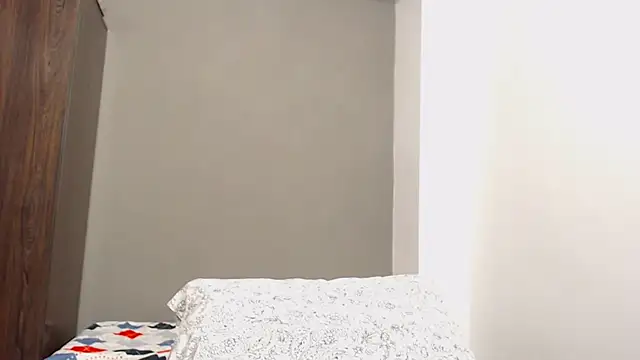 Snapshot of SamyBigTitis chatting on 10-05-25, 01:59 SamyBigTitis online show from 10-05-25, 01:59