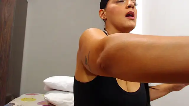 Snapshot of SamyBigTitis chatting on 11-10-25, 12:20 SamyBigTitis online show from 11-10-25, 12:20