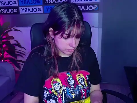 Snapshot of Violetta_Swett_ chatting on 11-14-25, 01:21 Violetta Swett online show from 11-14-25, 01:21