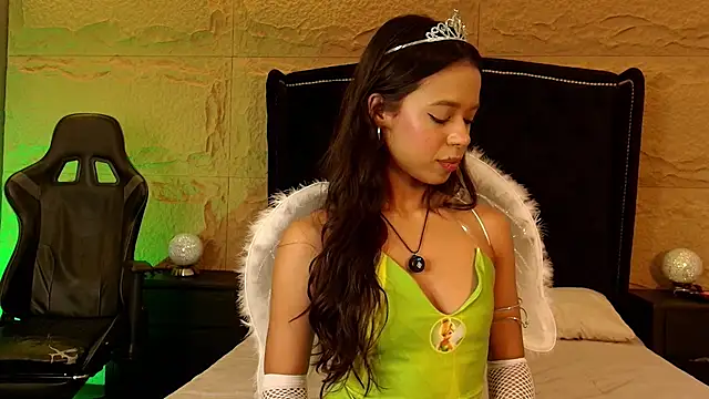 naomi hill1 online show from 10-31-25, 10:00