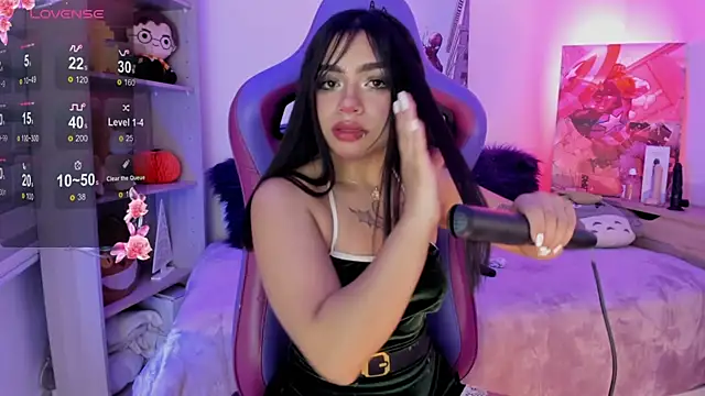 Snapshot of emma_soffia chatting on 11-14-25, 11:24 emma soffia online show from 11-14-25, 11:24