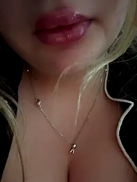 clarissetriolett online show from 10-06-25, 09:23