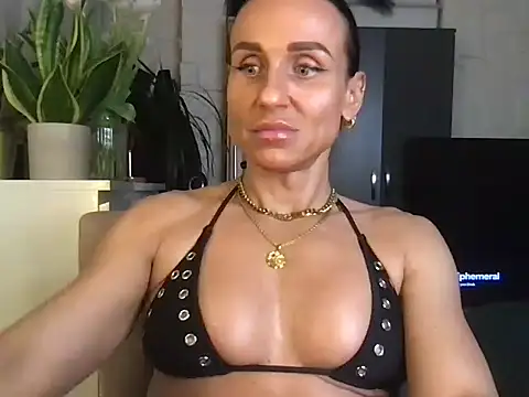 GluteQueenE online show from 01-14-26, 08:03