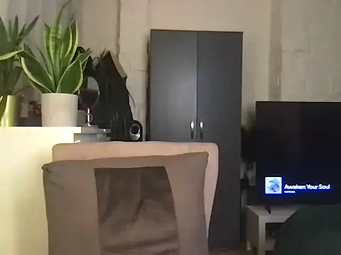 GluteQueenE online show from 03-13-26, 10:05