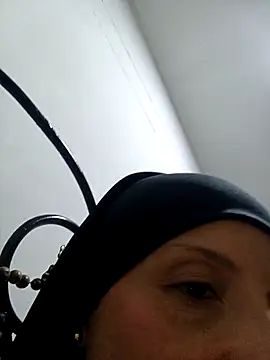 Snapshot of Aafsha_ chatting on 03-29-26, 10:48 Aafsha online show from 03-29-26, 10:48