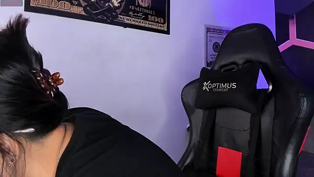 Snapshot of Nixielee_ chatting on 10-05-25, 05:44 Nixielee online show from 10-05-25, 05:44