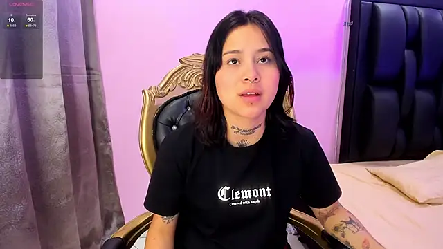 Snapshot of Nixielee_ chatting on 10-15-25, 12:38 Nixielee online show from 10-15-25, 12:38