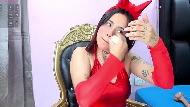 Snapshot of Nixielee_ chatting on 10-16-25, 01:01 Nixielee online show from 10-16-25, 01:01