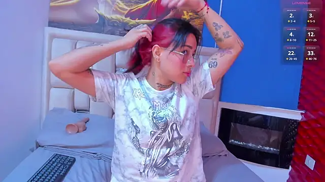 Snapshot of Nixielee_ chatting on 10-27-25, 07:29 Nixielee online show from 10-27-25, 07:29