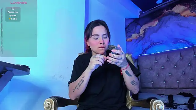 Snapshot of Nixielee_ chatting on 10-28-25, 07:38 Nixielee online show from 10-28-25, 07:38