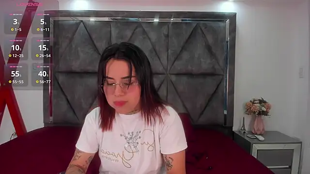 Snapshot of Nixielee_ chatting on 10-29-25, 07:15 Nixielee online show from 10-29-25, 07:15