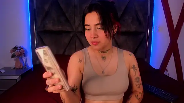 Snapshot of Nixielee_ chatting on 11-04-25, 06:07 Nixielee online show from 11-04-25, 06:07