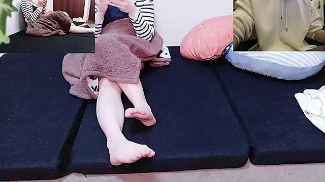 Snapshot of Mr_MatchApp_Jr chatting on 10-31-25, 12:28 Mr MatchApp Jr online show from 10-31-25, 12:28