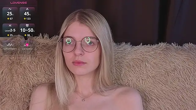 MonicaShiny online show from 01-09-26, 07:48